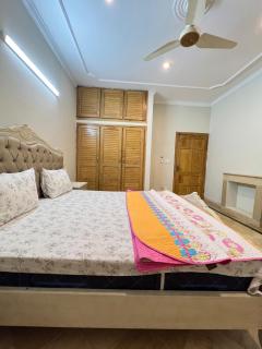 Modern 3-Bed Retreat E11 PEACEFUL - Islamabad - 5