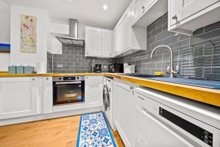 Harbour Suite Luxury Central 3 Bedroom Home By AltoLuxo Short Lets Serviced Accommodation With Free Wifi & Parking - Bristol - 5