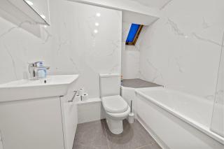 Harbour Suite Luxury Central 3 Bedroom Home By AltoLuxo Short Lets Serviced Accommodation With Free Wifi & Parking - Bristol - 3
