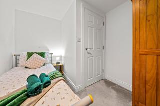 Harbour Suite Luxury Central 3 Bedroom Home By AltoLuxo Short Lets Serviced Accommodation With Free Wifi & Parking - Bristol - 1