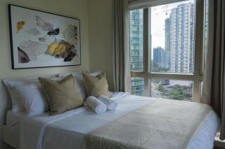 Elegant and Modern 2 BR Home Golf Skyline View - Manila - 3