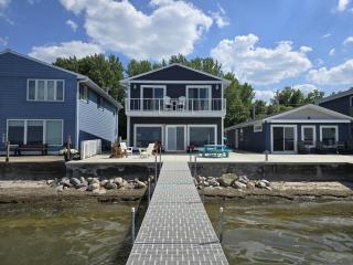 AWave From It All lakefront on Big Spirit Lake - 3
