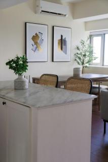 Elegant and Modern 2 BR Home Golf Skyline View - 4