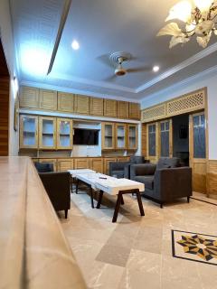 Modern 3-Bed Retreat E11 PEACEFUL - 3