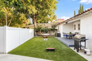 Whitsett Escape - Los Angeles - 9