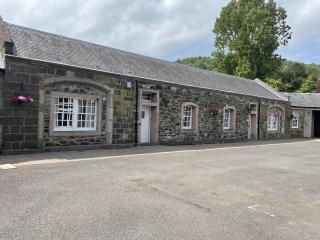 Coach House 5 - Perth - 9