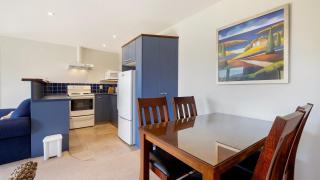 Warm and spacious 2 bedroom, downstairs apartment - Wanaka - 4