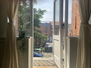 Central and Spacious Apartment for 4 - 3