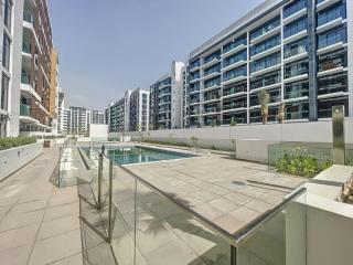 Vacationer Holiday Homes I Peaceful Studio l Modern Gym & Pool Facilities l Close to Downtown Dubai - 9