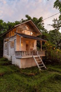 Charming Rustic Escape with Breathtaking Sea Views - Gili Trawangan - 0