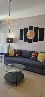 Grey House - Prinos - 0
