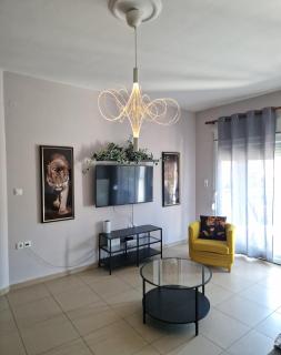 Grey House - Prinos - 9