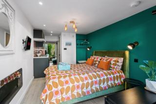 Tiny House with Parking & Patio by Cool Bloo - Brighton & Hove - 8