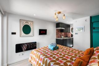 Tiny House with Parking & Patio by Cool Bloo - Brighton & Hove - 7