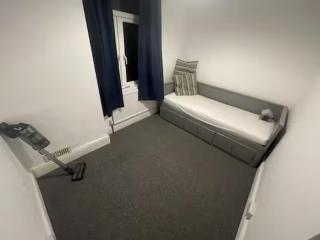 Room in City near Hospital - Cardiff - 1
