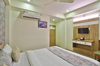 Hotel Golden Tower At Delhi Airport - Jāmb - 2