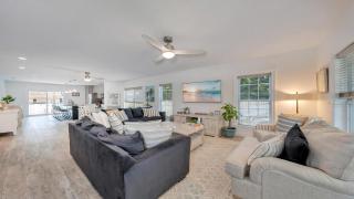 Pet-Friendly Pool Bayside Coastal Cottage - Town Bank - 2