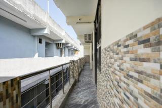 Hotel O vista 18 inn - Kalkaji Devi - 2