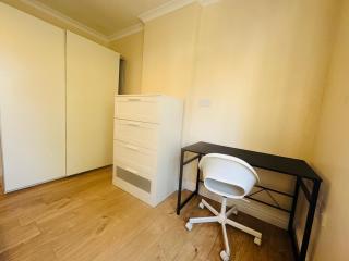 Free parking with spacious double bedrooms near Abby Wood for Elizabeth Line and Network Rail - Abbey Wood - 3