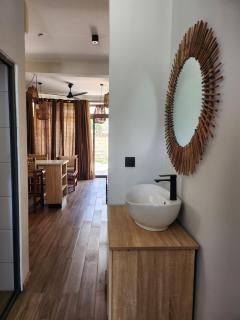 Afrobreeze Apartment 1 - Kasoa - 9