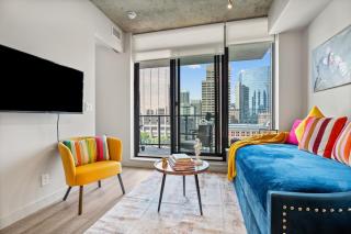 Vibrant PopArt downtown suite, comfy and stylish! - Calgary - 8