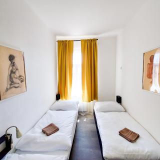 Practical room near the main station H3 - Praga - 2