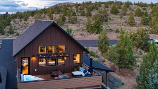 Hat Rock Loop by AvantStay Secluded Powell Butte Escape w Hot Tub Views - Powell Butte - 0