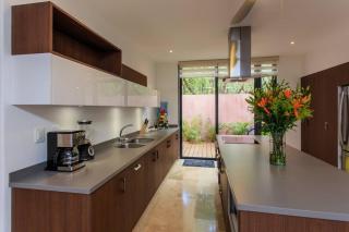 Vibrant Condo, FiberOptic WiFi, Workspace & a Pool - Tulum - 5