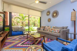 Vibrant Condo, FiberOptic WiFi, Workspace & a Pool - Tulum - 3