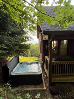 Cabin with amazing long-range mountain views, hot tub, fire pit, EV connection - 8