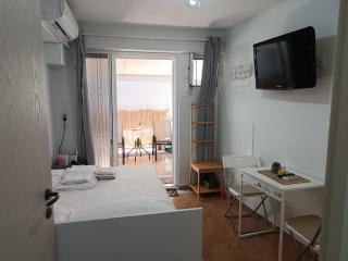Despina's sweet studio -FREE PRIVATE PARKING -near panthessaliko stadium and public pool of Nea Ionia - Volos - 3