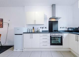 Manchester Apartment Sleeps 4 + Free Parking - Manchester - 9