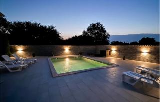 Stunning Home In Pula - 1