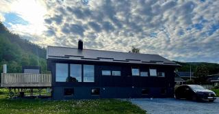 Senja Beach Lodge - - 0