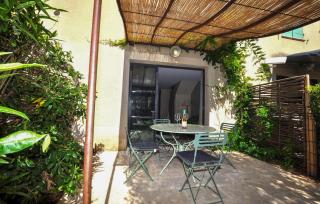 2 Bedroom Amazing Home In St-Laurent-De-La-Cabr - 0
