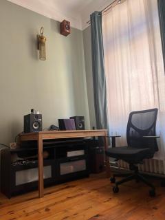 Golden Crib - 3