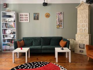 Golden Crib - 5