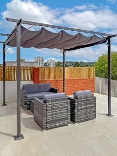 LUTON LUXURY LIVING, Large PREMIUM House, Beautifully Landscaped PRIVATE GARDEN, Newly Refurbished Throughout, PARKING FOR 2 VEHICLES, Great Access to Central Luton & the M1 Motorway - Luton - 5