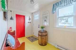 The Yellow Dory -Hearts Delight 2BR! Ocean Views - 2