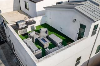 Private Rooftop Steps to the Beach Chic Design Seaside Style by AvantStay - Newport Beach - 7