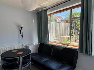 Triplet room with kitchen - Northolt - 0