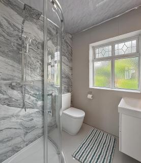 LUTON LUXURY LIVING, Large PREMIUM House, Beautifully Landscaped PRIVATE GARDEN, Newly Refurbished Throughout, PARKING FOR 2 VEHICLES, Great Access to Central Luton & the M1 Motorway - Luton - 7