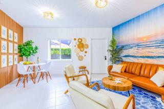 Beachy Living |Sleep 8 Best Location | BBQ & Patio - Miami - 0