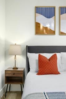 Central Home Near Everything| Sleep 8 | BBQ & Yard - 7