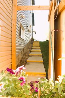 Entire suite Queen BRM Big Window Prvt Entry Patio - Edmonton - 3