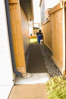 Entire suite Queen BRM Big Window Prvt Entry Patio - Edmonton - 5
