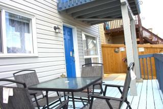 Entire suite Queen BRM Big Window Prvt Entry Patio - Edmonton - 6