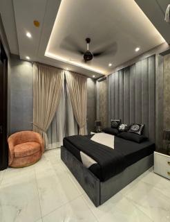 luxurious 2bhk soundproof in gold crest mall - Lahore - 9