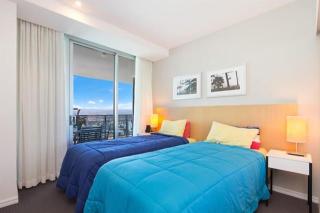 Number 1 H Residences - WiFi, Parking & More by Gold Coast Holidays - Gold Coast - 8