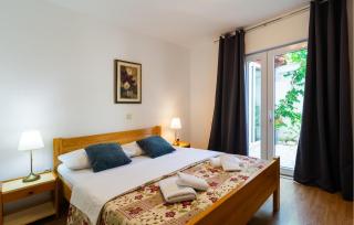 Amazing Apartment In Bol With Wifi - 6